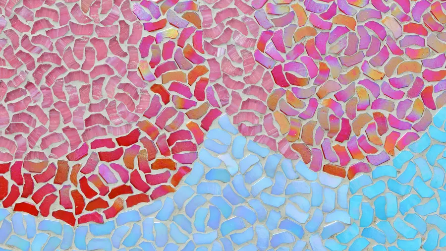 Mosaico de teselas rosas y azules